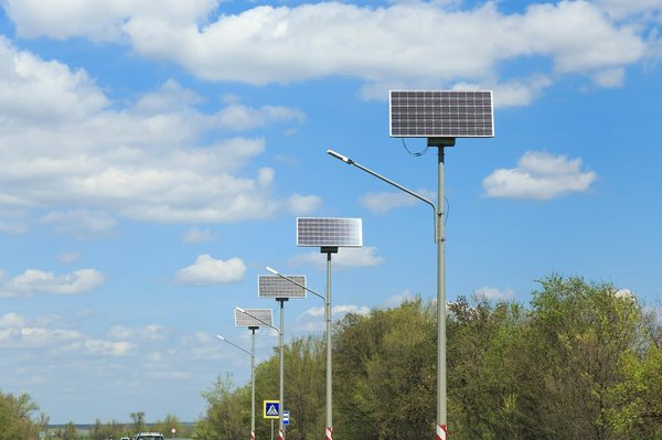 Éclairage d'avenir : le lampadaire solaire autoroute