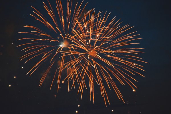 Éblouissez vos événements en Normandie avec un artificier expert